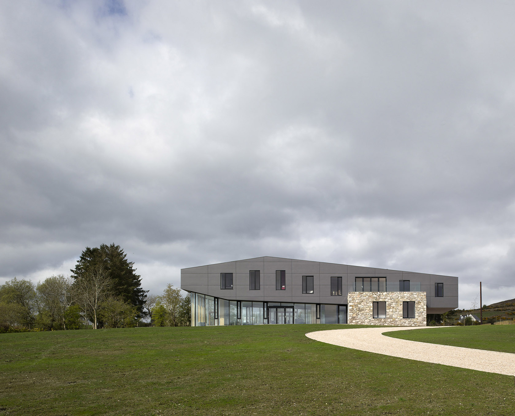 The Dolmen House 1